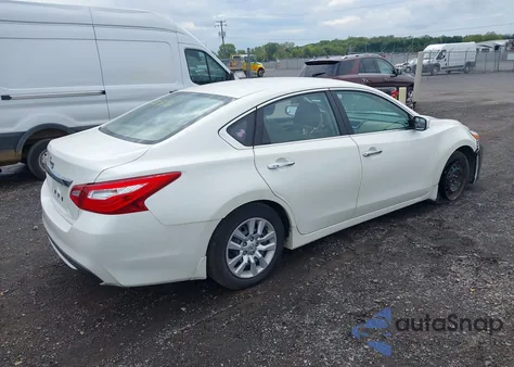2016 Nissan Altima 2.5 S z USA, uszkodzony, nr VIN 1N4AL3AP3GC271853